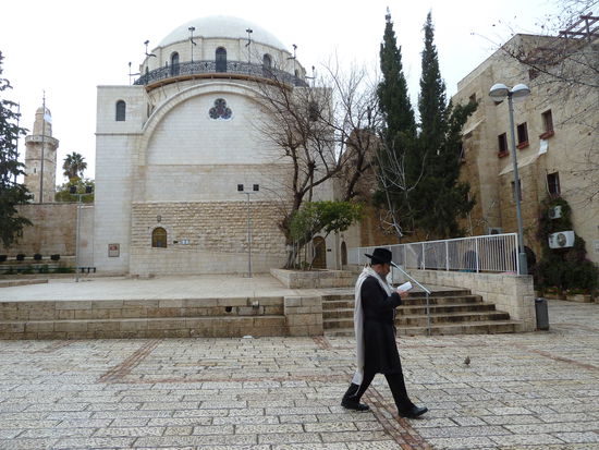 Typischer geht es glaub ich nicht fuer Jerusalem...