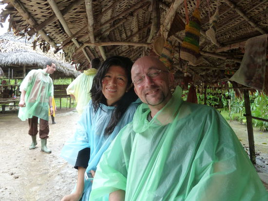 Ich weiss nicht,ob man die Kriegsbemalung sehen kann,bedeutet ob verheiratet oder nicht...