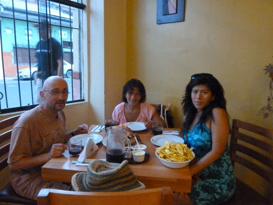 Das Huhn ist extra fuers Fotoshooting gebracht worden ..