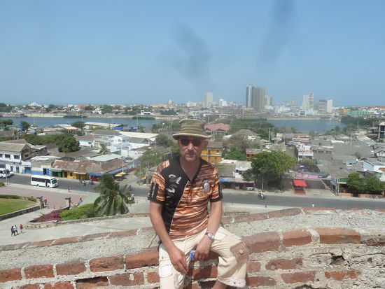 Ein Blick von der Kathedrale auf Cartagena es ist richtig heiss da oben ..