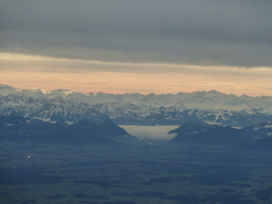 So schoen sieht es aus,wenn mann im Flugzeug sitzt...