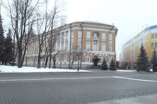 Wenn ich schon mal da bin wollt ich dem Putin mal *Hallo* sagen,aber die Schergen haben mich schon aus 100m Entfernung gleich weg gepelzt...