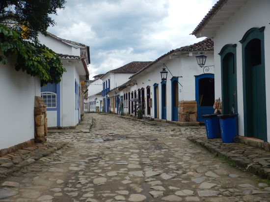 so sieht es aus, wenn man durch die Strassen von Paraty schlendert...