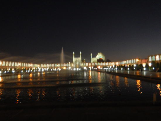 Weltkulturerbe, dieser Platz wurde schon im sechzehnten Jahrhundert gebaut und hat deshalb diesen Status, Daumen hoch würd ich sagen 