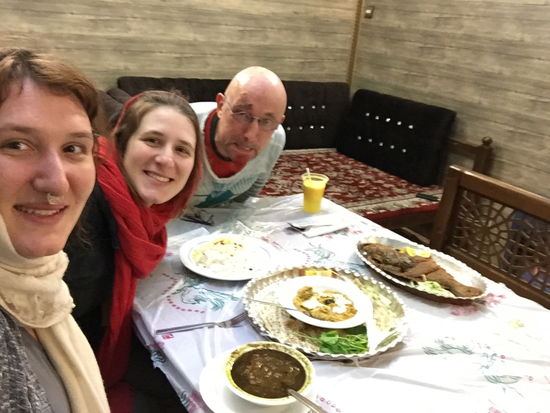 irgendwie gucken alle bisschen verstört, liegt wohl an der Sonne ...