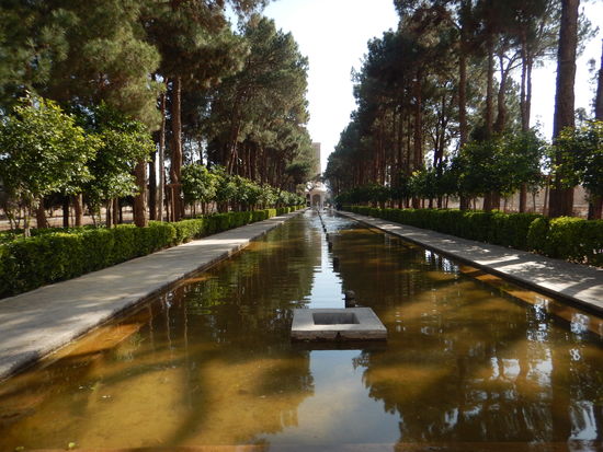 Der Sagenumwogene Dowlat Abad Garden,sehr schick...