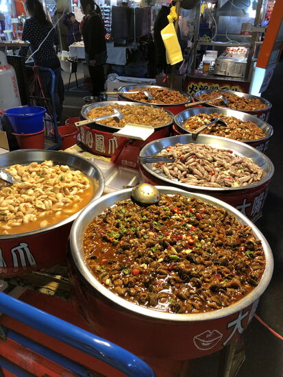 Unglaublich, was es dort alles zu Essen gibt !