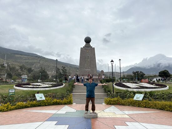 Links der Südpol rechts der Nordpol.