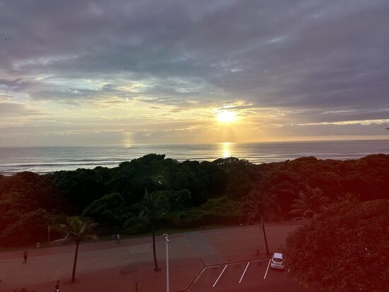 Sonnenaufgang vom Hotelzimmer aus