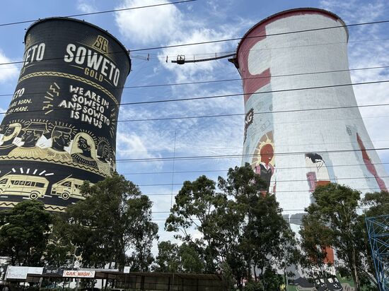 Wer es mag, kann sich im Bungee Jumping versuchen…