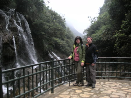 Cat Cat Waterfalls mit Denise & Alex