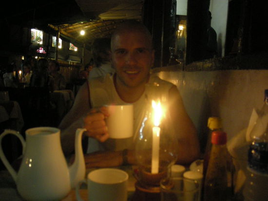 Prost - Bier im Kaffee-Becher