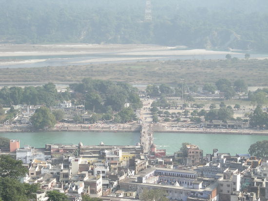 Der Ganges von oben aus der Seilbahn