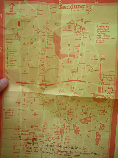 oben links, wo "North" steht, gehts lang!