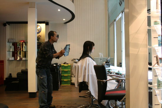 "hoffentlich gefällt es ihr" wird er wohl denken... Ja, tut es!