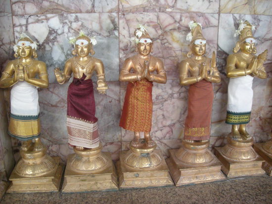 im eingepackten Sri Mahamariaamman Tempel