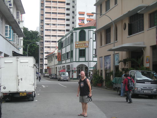 Footprints Hostel im Hintergrund, in Little India