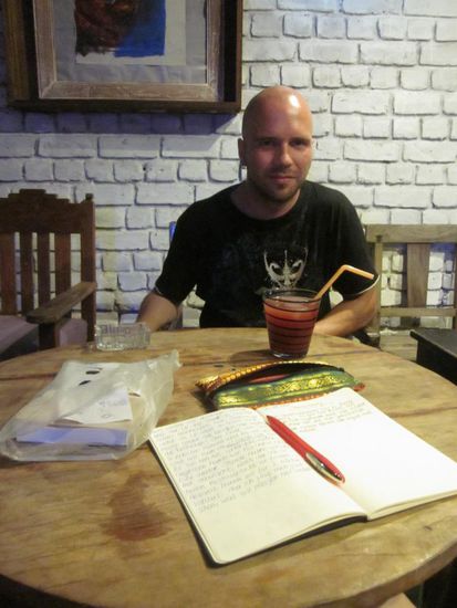 hmmm.... einer der wenigen Orte in Pondy, wo wir uns mal etwas aufhalten wollten/konnten/mochten....