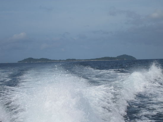 und tschuess...! Gewitter, Sturm, Wellen, nasser Rucksack... nicht moeglich. 
oh doch  kommt noch!