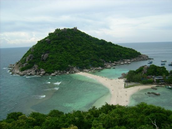 Nang Yuang -sieht traumhaft aus und ist auch super...sehr ruhig zwar und auch nicht ganz billig (gibt nur ein Resort mit Tauchschule und Restaurant dort), aber einen Tagesausflug wars auf jeden fall wert