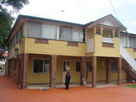 unser Haus, links unten war unser Zimmer