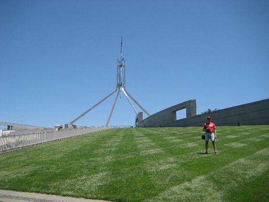 Das Dach des Parliament House in Canberra