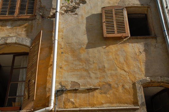 ...wie zB diese Fassade in Aups