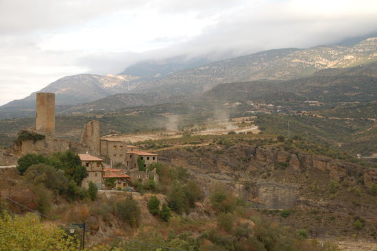 Einsam und verlassen in den spanischen Pyrenaeen - Blick aus dem Zimmer im Hostal El Doll