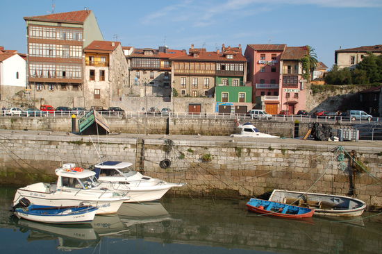 ...wenn nicht die Kuestenstaedtchen die wahre Lokalitaet verraten wuerden (Llanes)