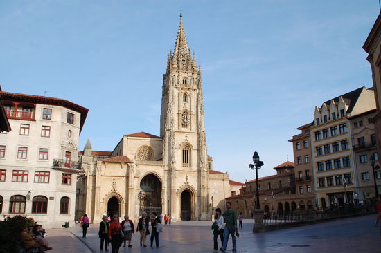 Oviedo's "Gute Stube" - der Kathedralenvorplatz