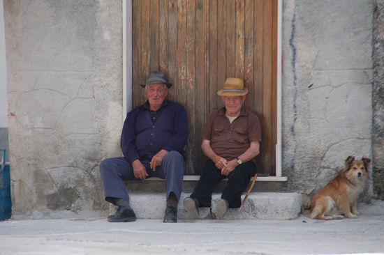 Die oertlichen Wuerdentraeger.....