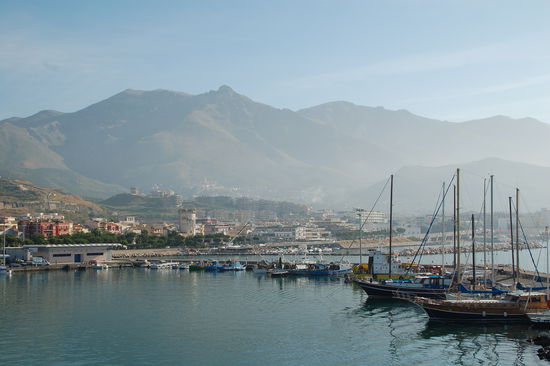 Early Bird: Ankunft in Formia am fruehen Morgen - der Fahrtag liegt vor uns