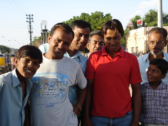 Starrende Maenner in Barmer