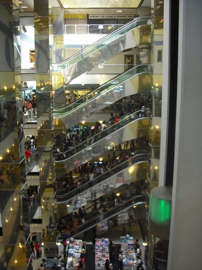 eins der 23478237497 Shopping Malls