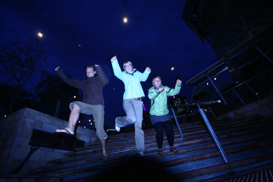 jumping at night... Mia, Annie und Anne