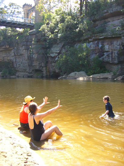 schwimmen im Fluss mit Sally, Anne and Oscar