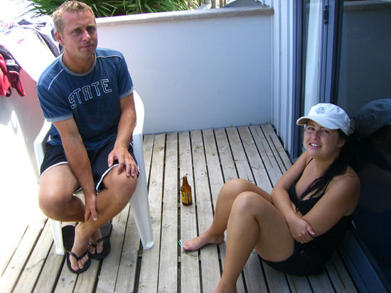 Clemens und Katja beim ersten Mittagsbier