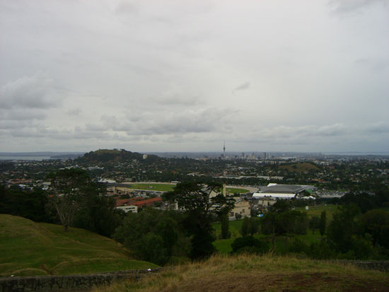 Richtung City Center und Mt. Eden (dat is der andere Vulkan da)