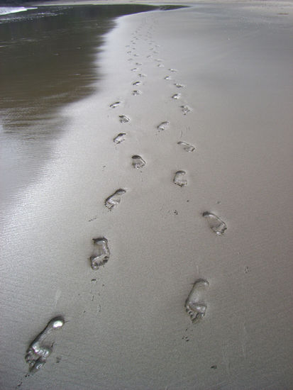 Fussspuren im Sand (nicht meine)