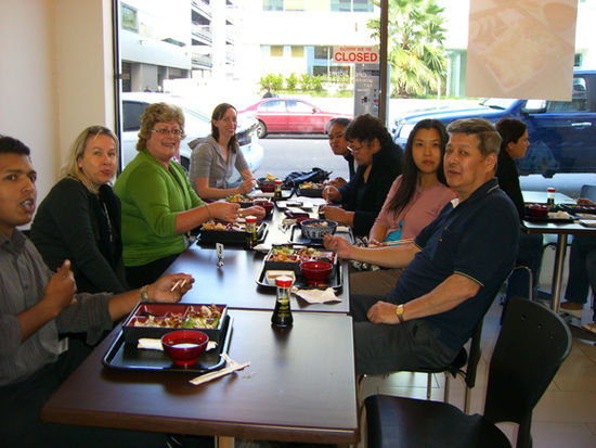 Lunch beim Japaner...
links: Chris, Philippa, Linda (my ex-team), Laura
rechts: Lawrence (my ex team), June, Lucy (my ex team) und Jenylee
