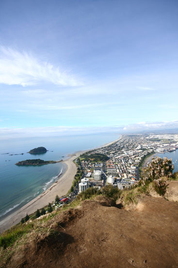 Das da unten ist Mount, wie Mt. Maunganui genannt wird.