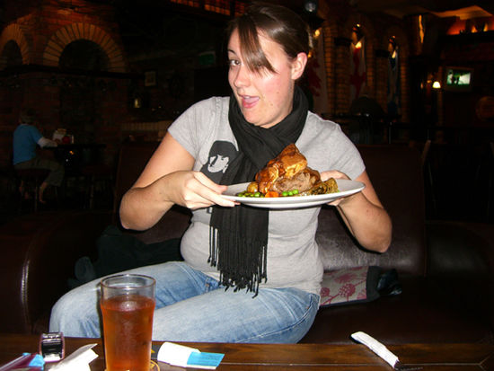 Lucy und sunday roast