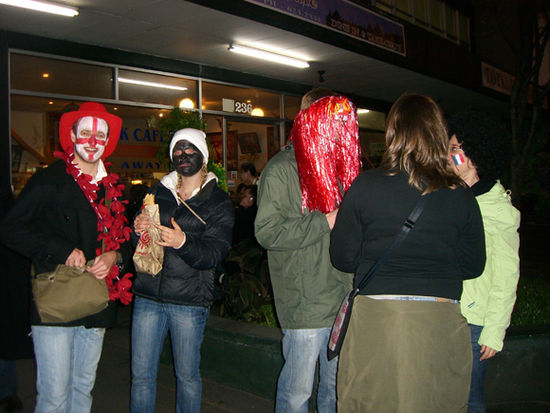 Jamie, eine Freundin von Jamie, Keith, Aline und Lucy (Ruecken)
