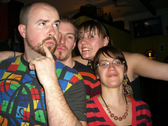 Pat (Australia), Phillippe (France), Lucy (England) und Aline (France)