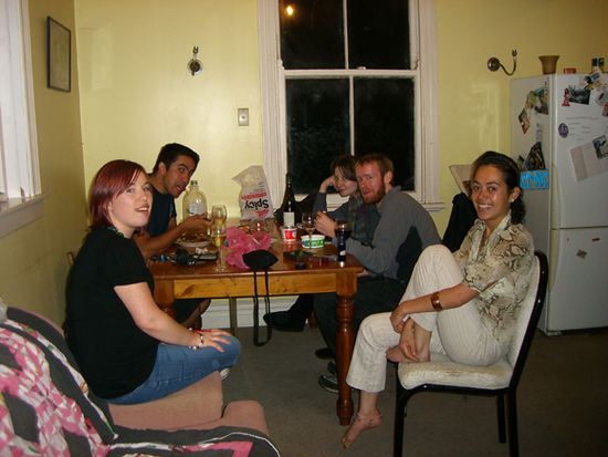 In the kitchen:
Javier (Mitbewohner aus Chile) and Tina (ihr wisst schon) links
Bob (Keith's girlfriend), Keith and Kally (meine Maori Mitbewohnerin, ne gaaanz liebe) rechts
