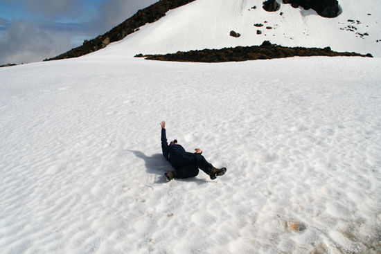 Man muss ich ja auch mal im Schnee waelzen wenn man nach ueber einem Jahr welchen sieht