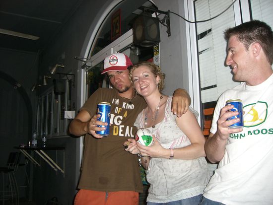 Adam, eins der irischen Mädels (die, die gefickt hat) und der Australier