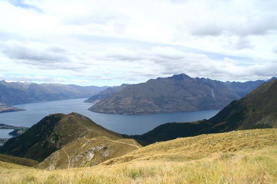 nochmal die Aussicht (links unten ist Queenstown)