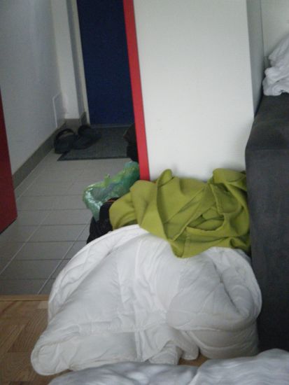 ... und den rest des Bettes in eine Ecke werfen