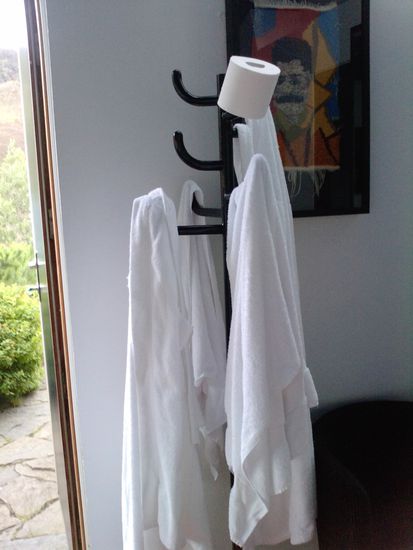 Einmal Kleiderstaender aus der Raucherzohne gestohlen und huebsch beschmueckt